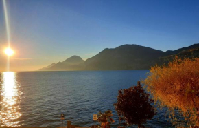 Assenza Lake Front Sweet Apartment